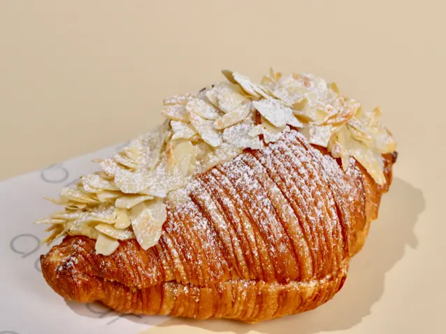 Almond Croissant Almond Croissant(كرواسان باللوز) - Image 1